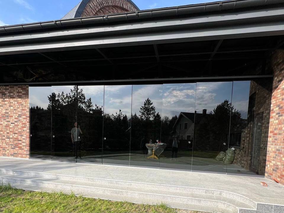 Безрамное остекление терассы